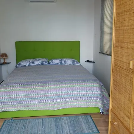 Mongibeach לינה וארוחת בוקר