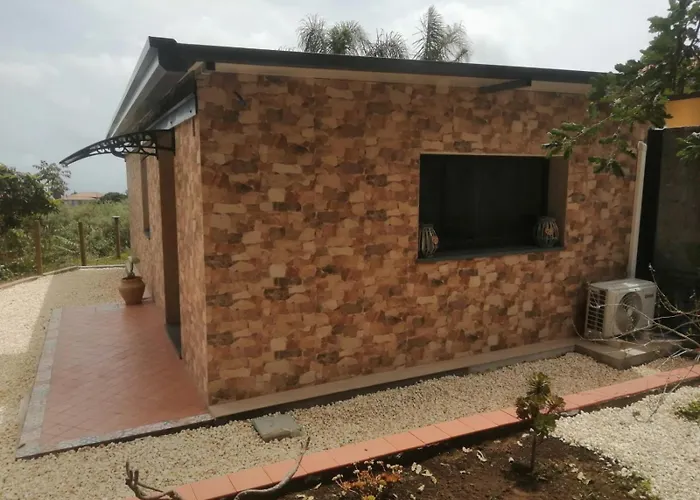 Mongibeach Ачиреале